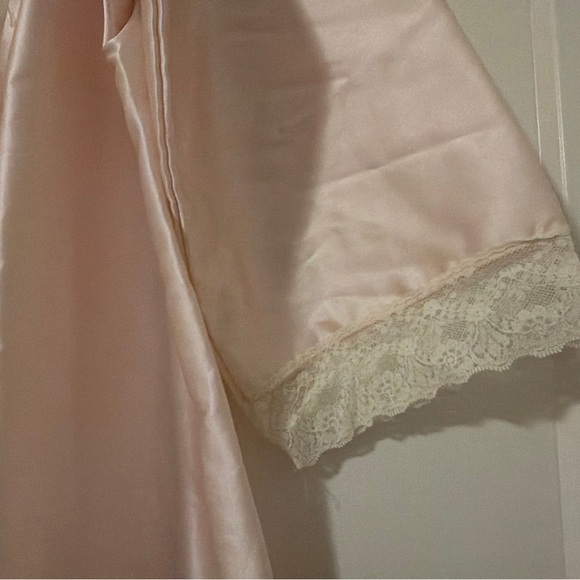 Dior Soft Pink Robe - Picture 2 of 8